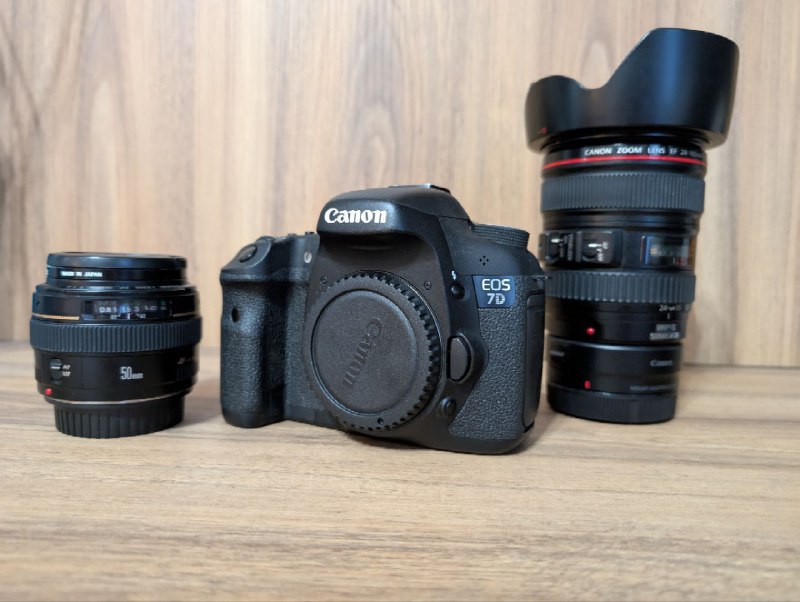 Canon 7D camera with lenses and accessories 4