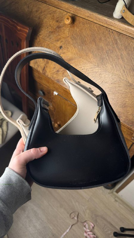 Комплект маленьких сумочек черная и кремовая