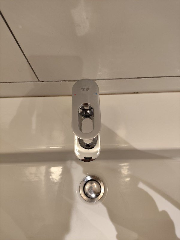 Накладная раковина с краном 4