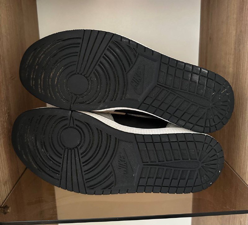 Jordan 1 Shadow 2.0, Jordan 5 Green Bean 10 US 4