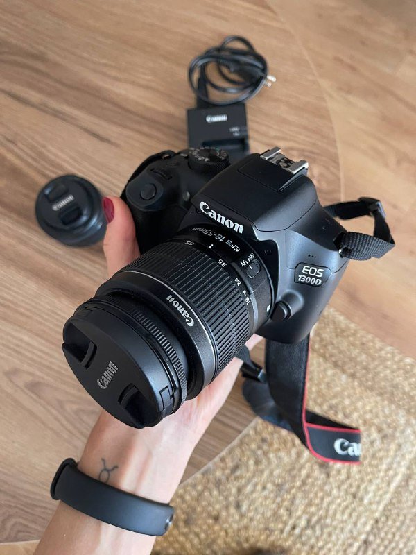 Фотоаппарат Canon EOS 1300D с объективами и аксессуарами 2