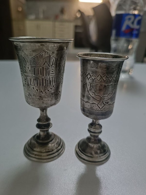 Серебряные бокалы весом 56 грамм