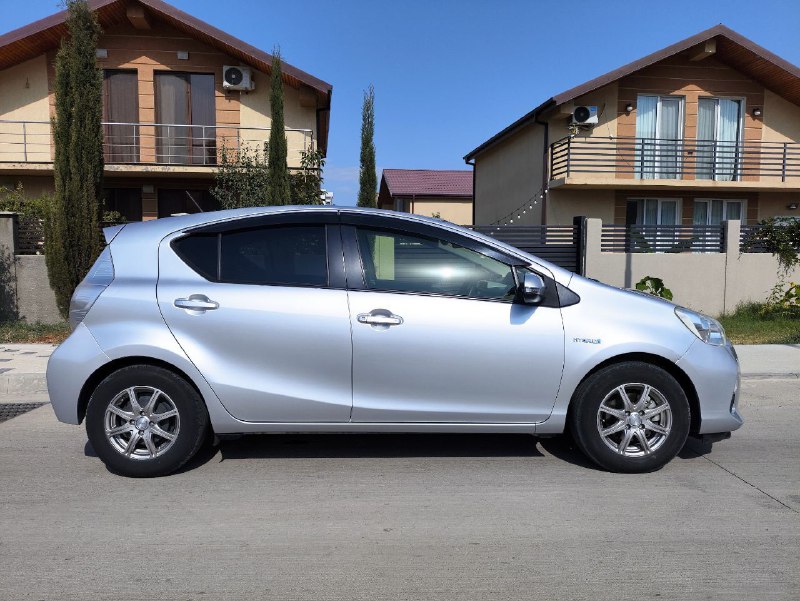 Toyota 2014 автомашина в отличном состоянии 4