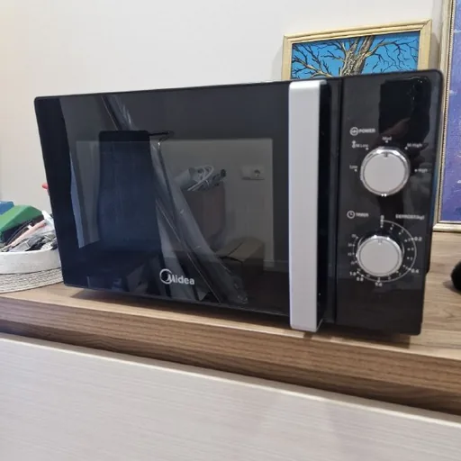 Микроволновка Midea MM820CXX-B
