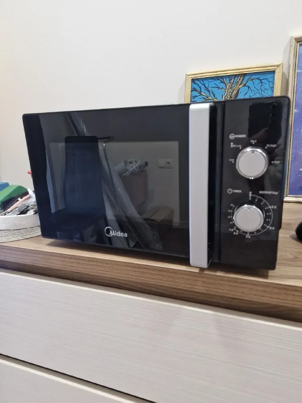 Микроволновка Midea MM820CXX-B