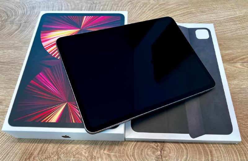 iPad Pro 11-inch M1, 256GB, Space Gray, with Smart Folio 2