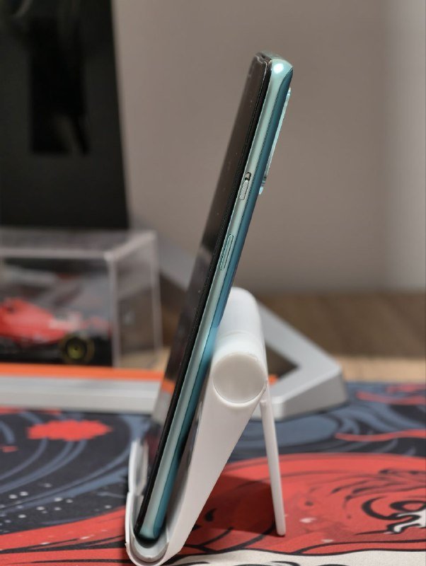 Смартфон OnePlus 8T 12/256 с зарядным устройством и чехлом 4