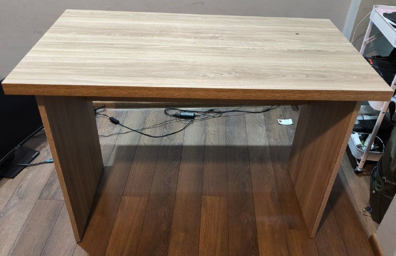 Письменный компьютерный стол