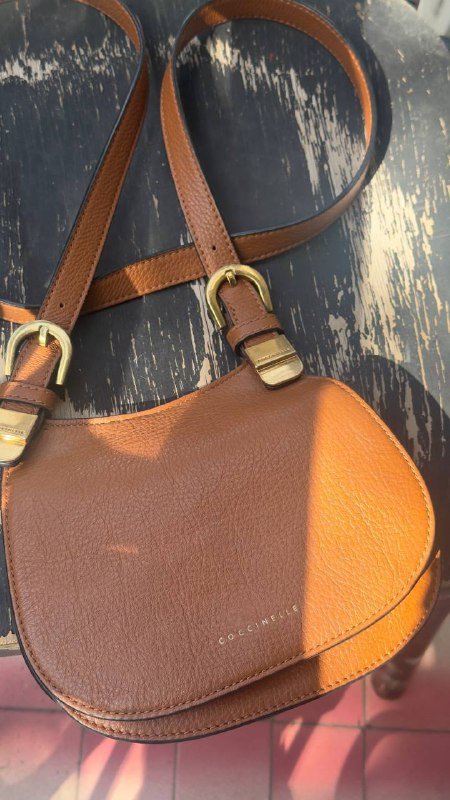 Сумка из натуральной кожи Coccinelle карамельного цвета 6