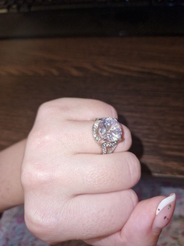 Серебряное кольцо с крупным камнем размер 16-17