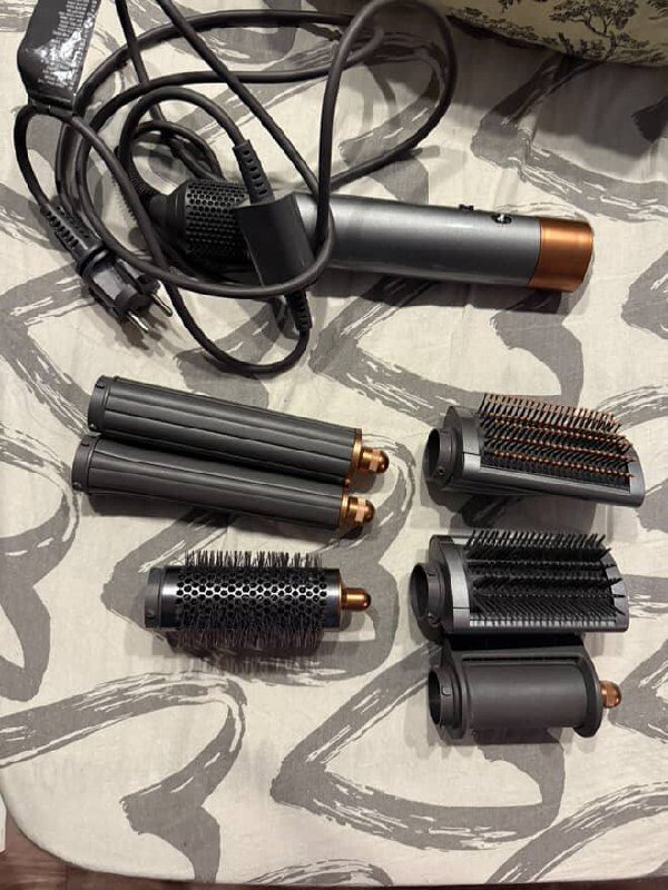 Высококачественный фен Dyson с насадками 3