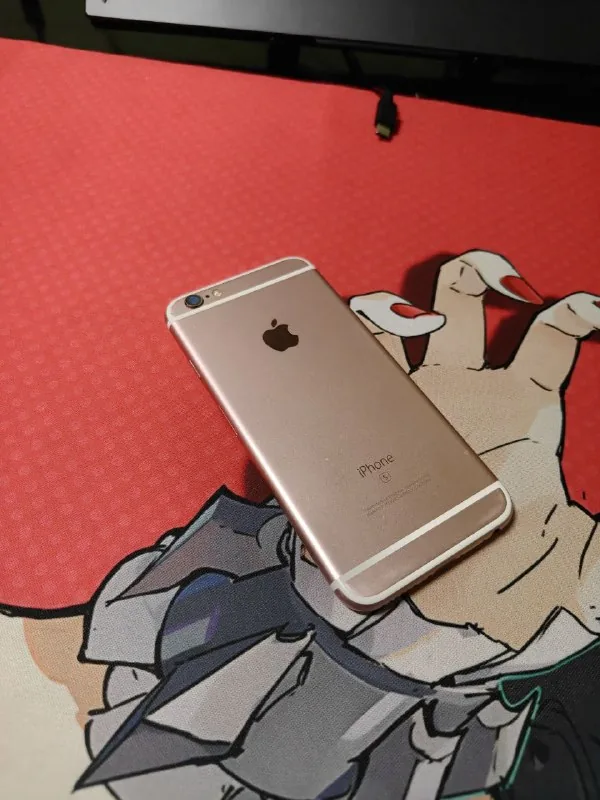 iPhone 6s розовый 1
