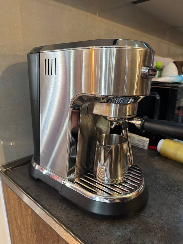 Кофемашина DeLonghi с комплектующими 2