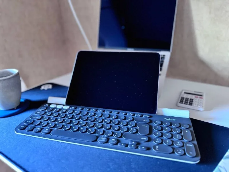 Беспроводная клавиатура Logitech K780 1