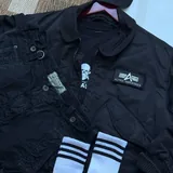 Бомбер Alpha Industries, футболка St. Pauli, шорты Alpha Industries, кепка Alpha Industries NASA, шлёпанцы Ralph Lauren 2