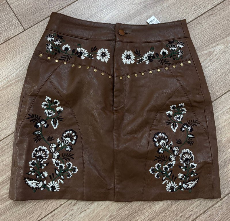 Кожаная юбка Stradivarius, размер 36
