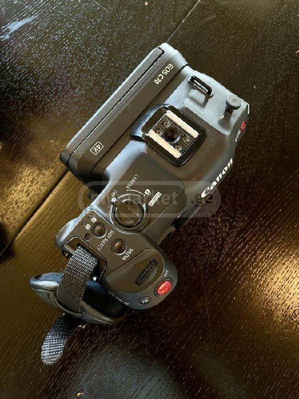 Canon C70 камера с аккумуляторами 9