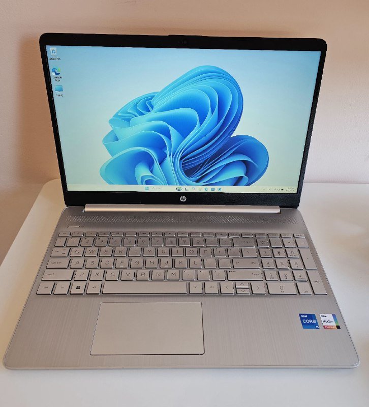 Ноутбук HP 15-DY2795WM Laptop Intel Core i5 8GB 256GB