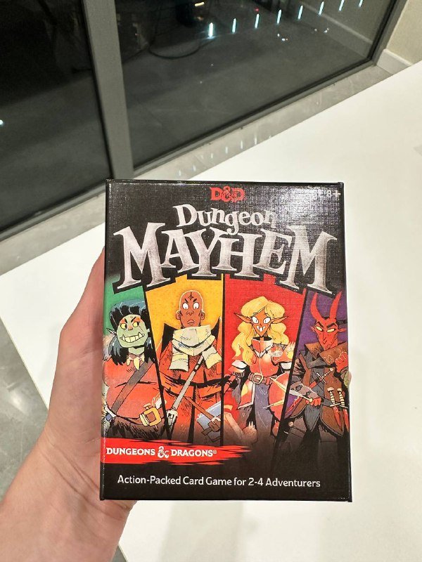 Карточная игра D&D Dungeon Mayhem для 2-4 игроков