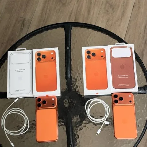 Два iPhone 17 Pro Max, Orange, 256 GB