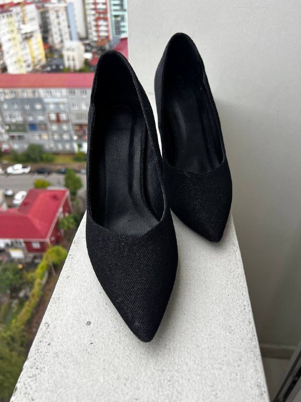 Черные классические туфли Bata размер 38