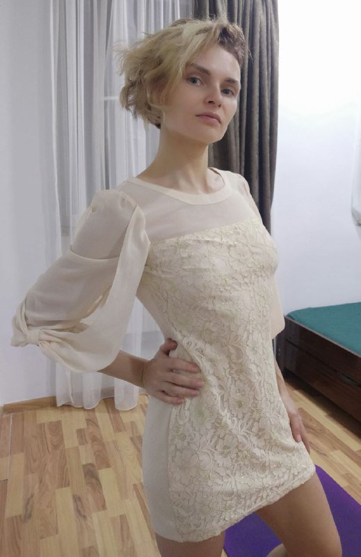 Платья, комбезы и красная жилетка 2