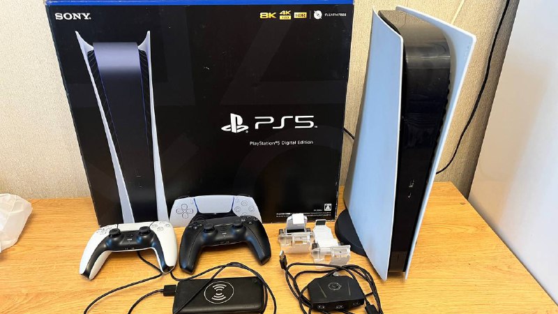 PS5 Digital японская версия с 2 геймпадами и играми 5