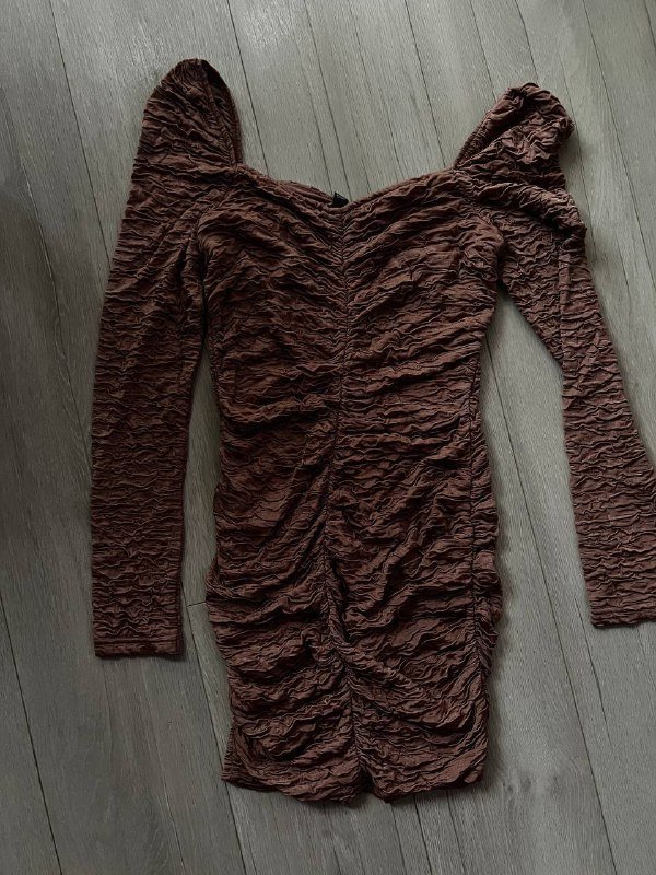Шорты prettylittlething, платье river island, книга Юлия Лапина