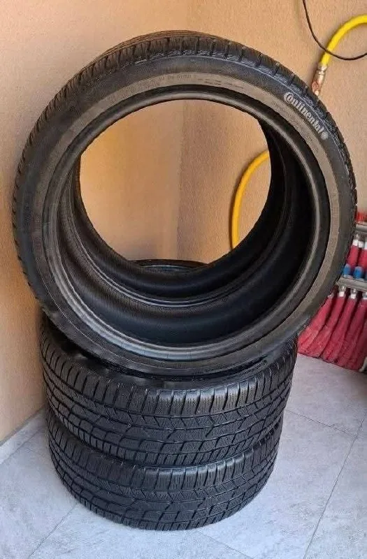 CONTINENTAL 245/40 R20 шины, 4 штуки 1