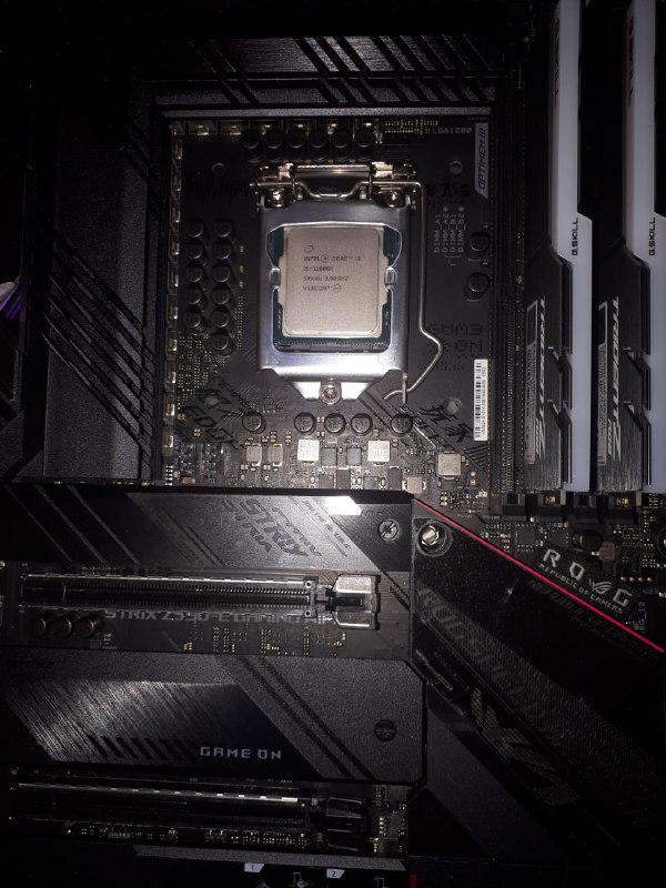 Материнская плата ASUS ROG STRIX Z590-E, процессор Intel Core i5-11600K, RAM G.SKILL 32GB 2