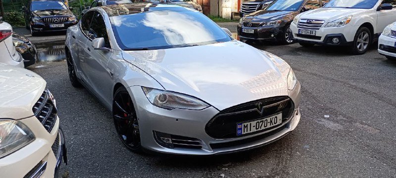 Tesla Model S P85D 2015 электромобиль