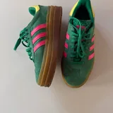 Кеды adidas Gazelle на высокой подошве 2