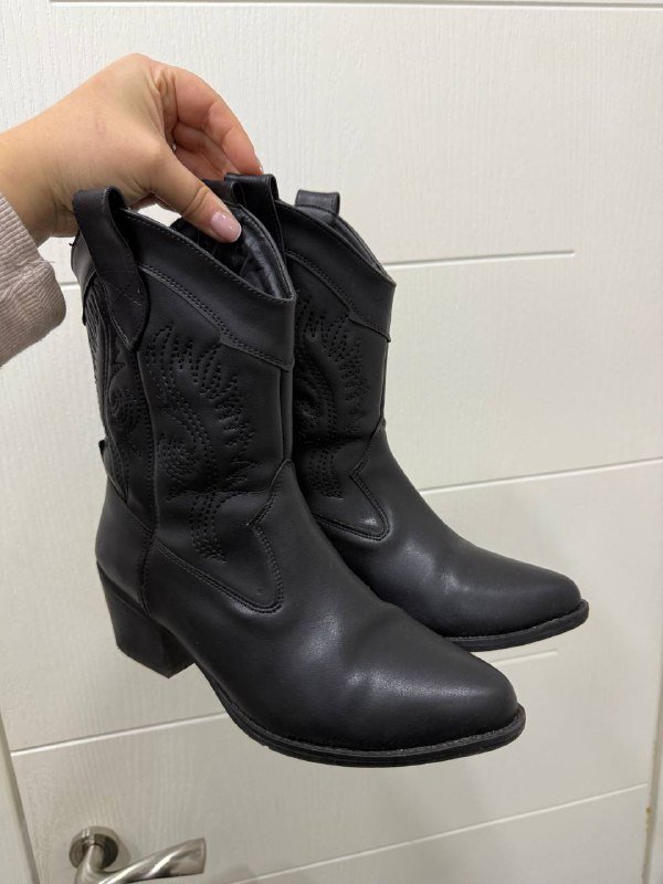 Женские ботинки казаки 38 размер