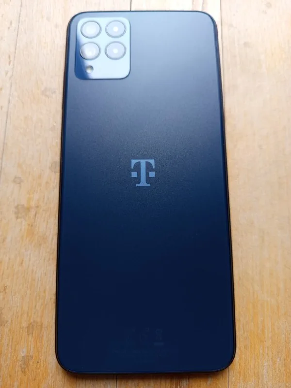 T Phone Pro 5G (6/256 GB) 1