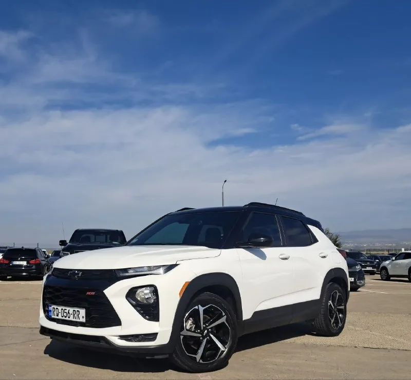 Автомобиль 2021 года 1