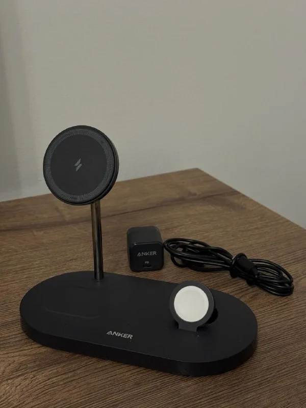 Anker 3-in-1 Wireless Charging Station 1