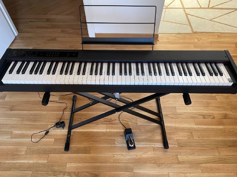 Электронное пианино Korg D1, стойка Soundsation, MIDI-USB Roland