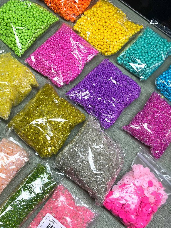 Бисер и бусины разноцветные 2