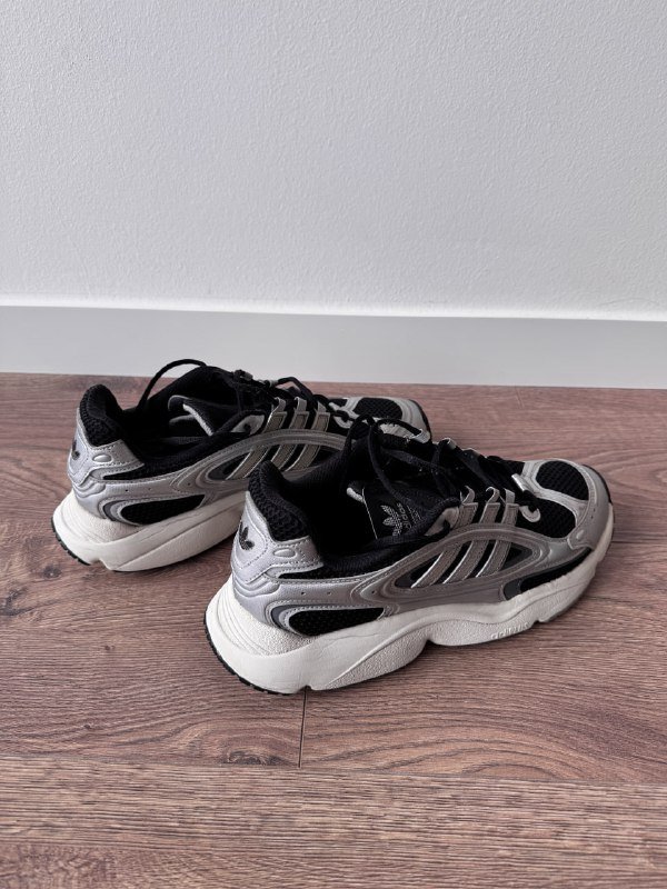 Кроссовки Adidas Ozmillen черно-серебряные, размер US 11 2