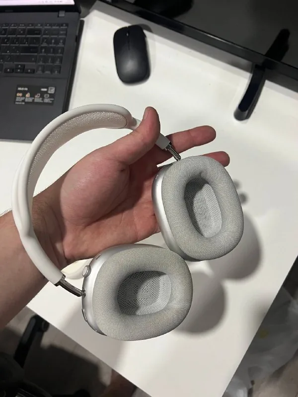 AirPods Max первого поколения 1