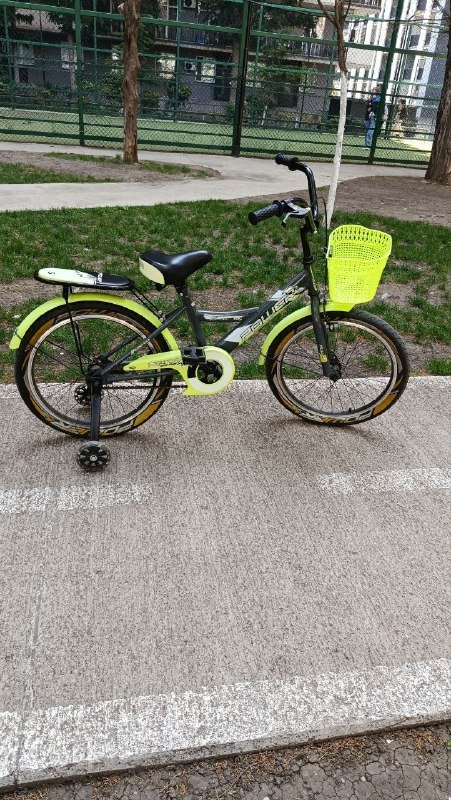 Детский велосипед с корзиной