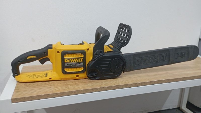 электропила DeWALT аккумуляторная DCM575