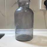 Две чашки, ваза 2