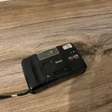 Рейл для вещей, стул, фотоаппарат Kodak, сумка, вешалки, дверца, ремень, пластилин 4