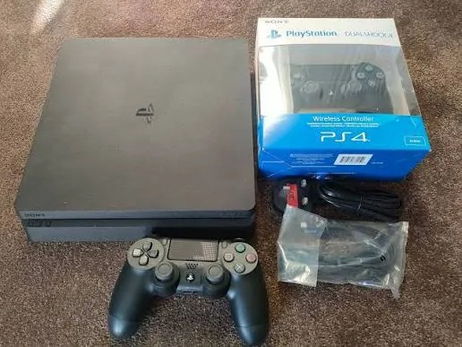 PlayStation 4 Slim, 2 джойстика