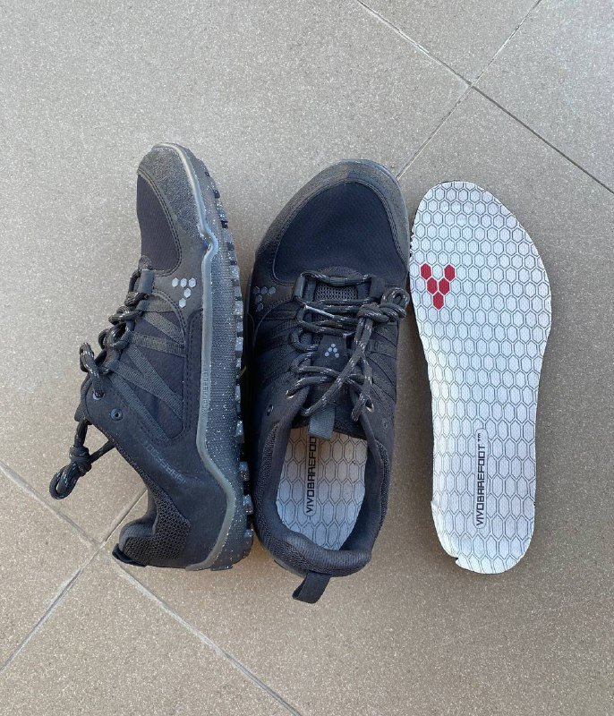 Кроссовки VivoBarefoot, тайтсы Mammut, лонг Salomon 2