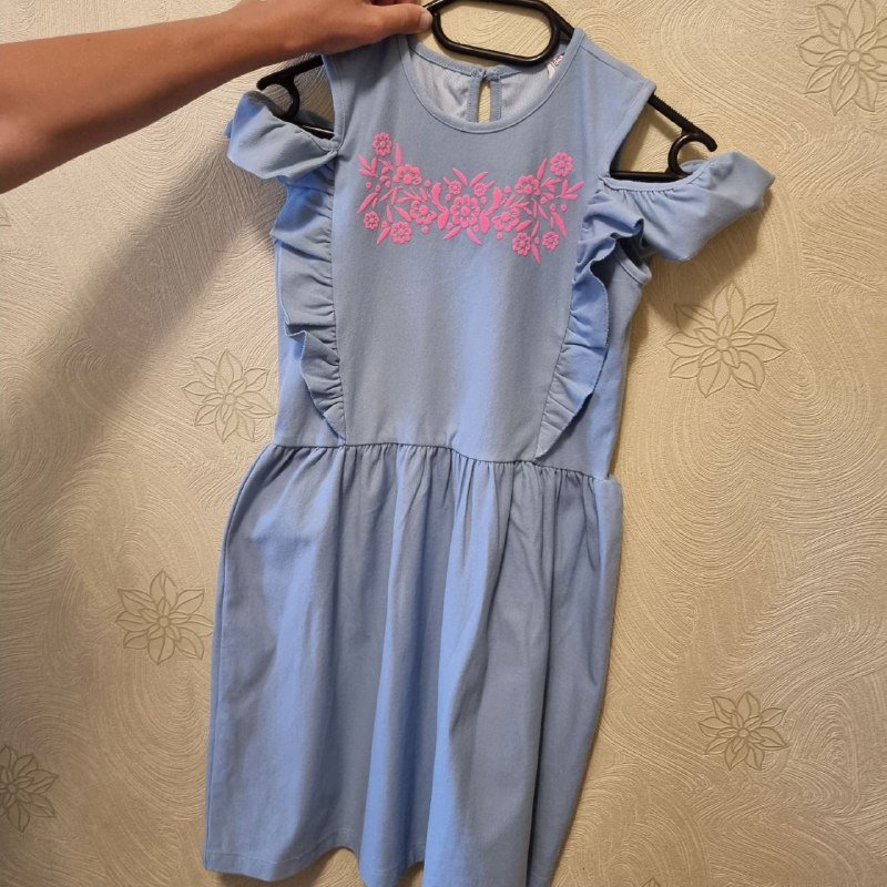 Блузка, чёрное платье, футболка HM, голубое платье, розовое платье Mango, нарядное платье 5