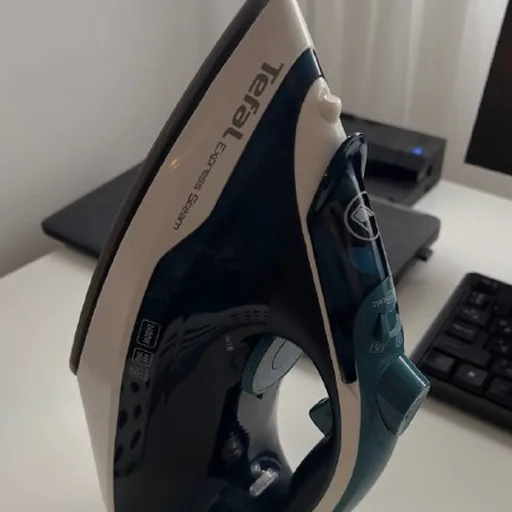 Утюг с вертикальным отпариванием