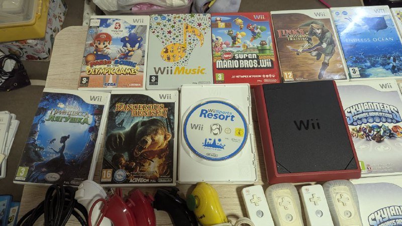 Игровые консоли Wii U, Wii, PS3, PS Vita с играми и аксессуарами 9