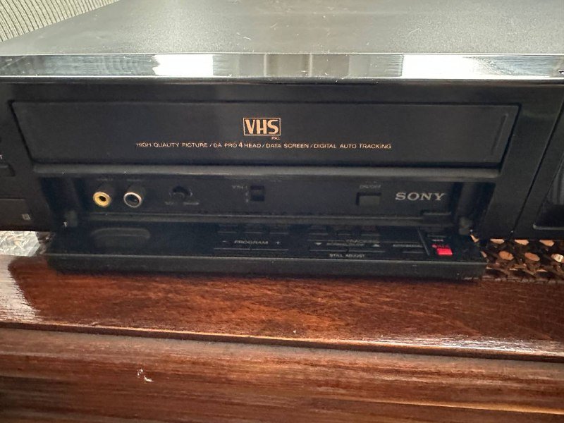 профессиональный видеорекордер Sony, DVD-плеер Samsung